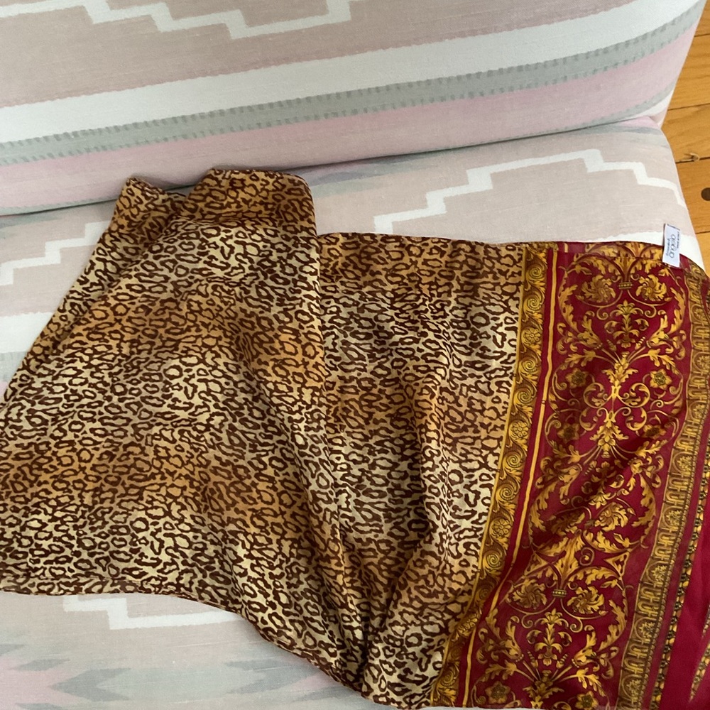 Ladies Scarf - Picture 2 of 2
